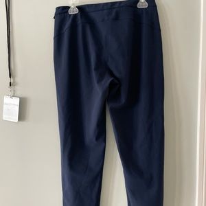 Lululemon city trek pants with zipper fly and straight leg bottom navy blue